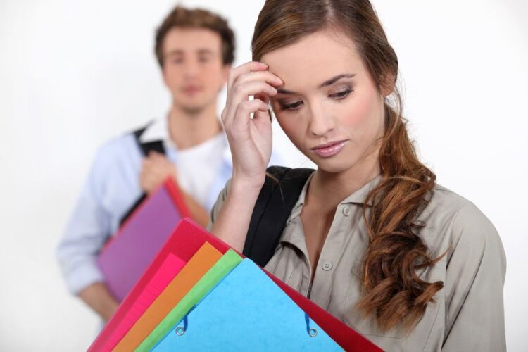 How to Make Friends in College if You’re Shy