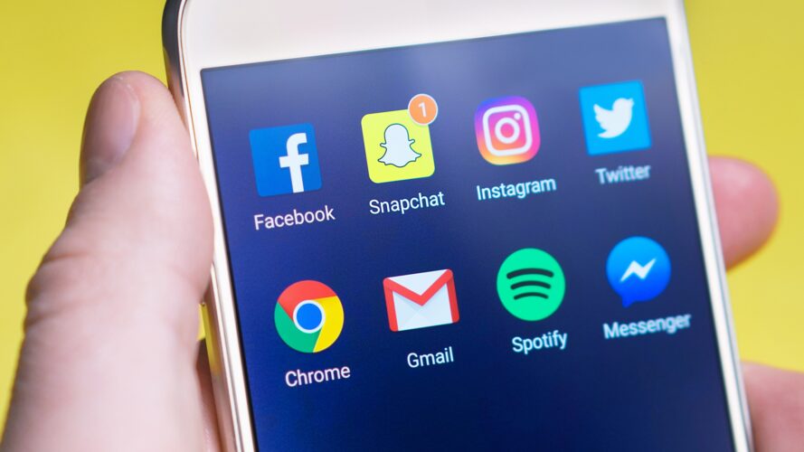Easy Social Media Scholarships