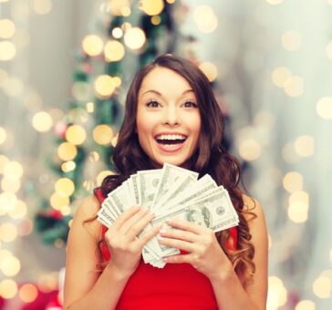 Holiday-Themed Scholarships