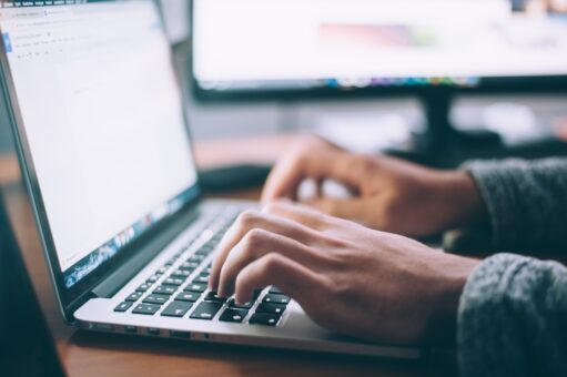 How to Write a Scholarship Essay Introduction (With Example)