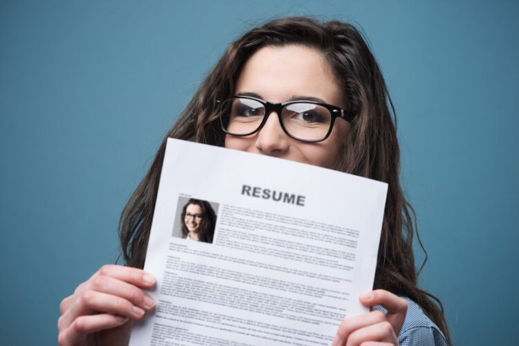 How to Write a Badass Scholarship Resume (W/ Example)